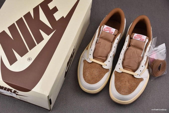 AJ Scott Travis Low x OG 1 SP DM7866-106 0830